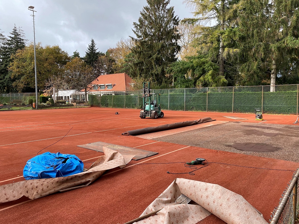 Na renovatie banen 8 en 9 weer bespeelbaar Na renovatie banen 8 en 9 weer bespeelbaar